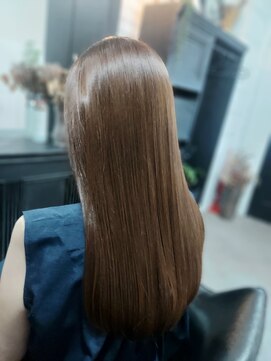 アクシー 髪質改善トリートメントカラー+カット