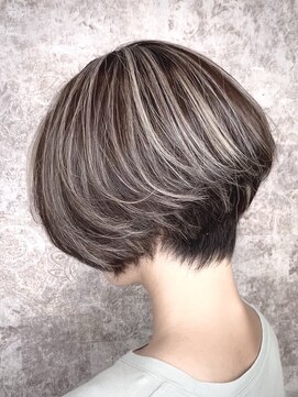 イエローコーン 金沢文庫店(YELLOW CORN) 白髪を活かした3Dハイライトカラー