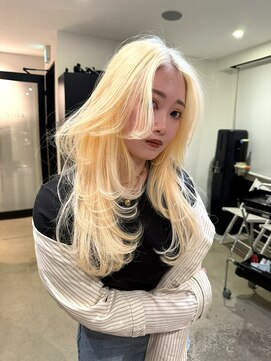 ロイス 渋谷(ROIS) ブロンドカラー/抜きっぱなしブロンド/レイヤーカット/渋谷/原宿