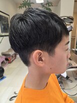 グラムゼロ&nbsp;メンズのナチュラルツーブロックスタイル