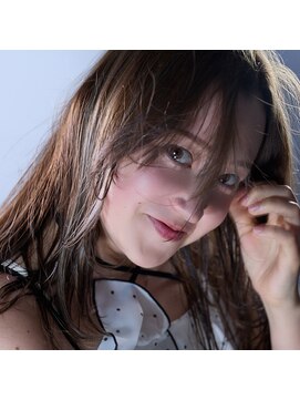 アンアタッシュ(UNE ATTACHE) Prism Greige 大人女性の透明感オリーブグレージュ×前髪縮毛