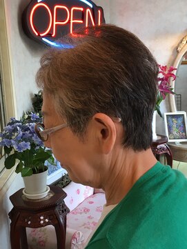 美容室 ティンカーベル ベリーショート