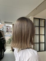 キクロス(kicros)&nbsp;切りっぱなしボブ×グレージュ