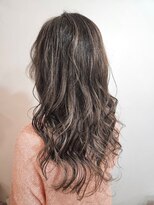 ツムグ 代官山 中目黒(TUMUGU)&nbsp;白髪ぼかしハイライトハッシュカットフルバングレッドブラウン