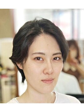 マニス(manis) ショートウルフ黒髪20代30代40代大人スタイル ハンサムショート