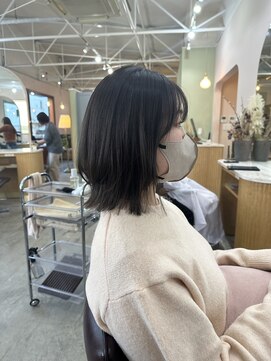 キュオンシア(CUEON. ciea) くびれレイヤー×透明感グレージュ