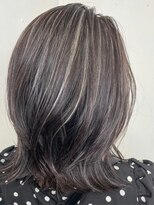 モーメント(Moment)&nbsp;白髪ぼかし/コントラストハイライトカラー/脱白髪染め