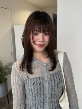 エイチ(811) ミルクティーグレージュショートウルフレイヤーカットクラゲヘア