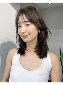 ヴェイン 渋谷(vain) ミディアムレイヤーカット小顔似合わせくすみベージュ渋谷艶髪