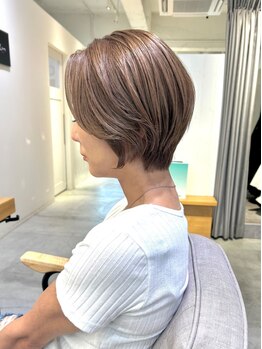 ルイス 宝塚(Luis)の写真/髪質,骨格,お悩みに合わせたデザイン力が人気。様々な角度から絶妙な"バランス"で似合うショートをご提案☆