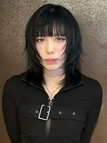 コル(col oodori)&nbsp;外ハネ多めのミディアムシャギーハッシュカット！