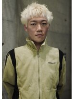 ソーレ(sole)&nbsp;mitsukiナードショート外国人風ヘア抜きっぱなしブロンド