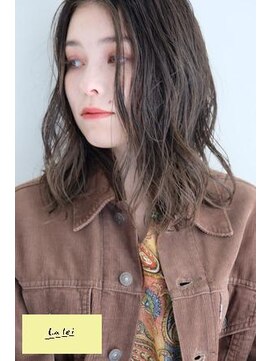 ラレイ(Lalei) 【表参道/青山】シアーグレー/ゆるウェーブミディ【ささき】