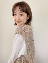 ノーム(norm) 切りっぱなしボブ/外ハネボブ/くびれヘア/ペールベージュ