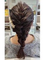 フェイバリット ビューティ ヨシミ(Favorite Beauty YOSHIMI)&nbsp;編みおろしヘアアレンジ