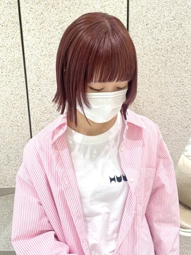 マイル 渋谷(mile) ぱつっとボブ×暖色系カシスカラー