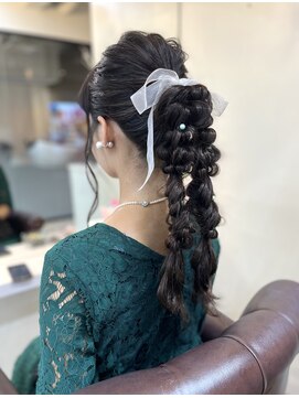 ディア(.eer) 個性派編みおろしポニーテール♪