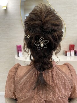 ラビス クローバー(Lovis clover) 顔型別ヘアスタイル特集　ヘアスタイル