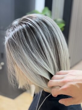 メリー オオサカ(Merly Osaka) White balayage