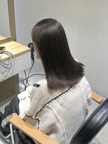 スリー(THREE) オリーブベージュ