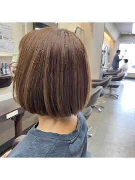 リリ(Liri material care salon by JAPAN) 首元すっきり！まとまり重視のコンパクトボブ