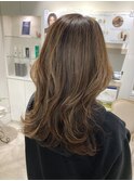 明るめカラーカーキベージュくびれセミロング40代