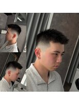 メグロバーバーショップロッポンギ 目黒六(MEGURO BARBER SHOP 6PPONGI) フェザーアップ/スキンフェード