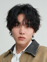 バイフィフス 原宿/表参道(by fifth)&nbsp;緩め波巻きスパイラルパーマシャドウパーマメンズセンターパート
