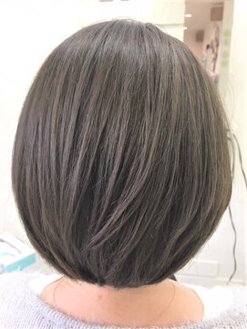 ヴァニラ(Vanilla) 前上がり＃ボブ＃ライン丸め