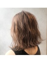 ヘアサロンM 新宿 透明感のあるシアーベージュ