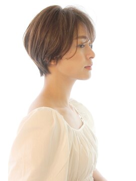 レウナ 外苑前(Reuna) 20代30代40代大人可愛いひし形ショートボブ 小顔ショート