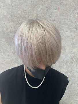 ソワンドゥブレス 瓜破店(soin de brace) ホワイトカラー