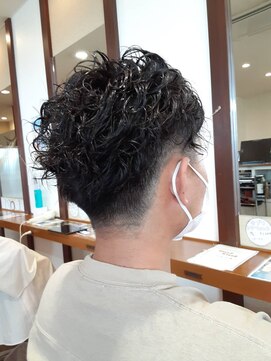 ジッカジッカ(Jicca Zicca) スパイラルパーマ/アップバング/刈り上げ/ツーブロック