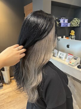 エイト 金沢店(EIGHT kanazawa) ブルーブラック×ホワイトカラー