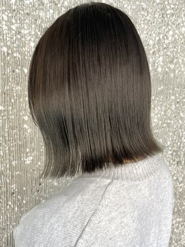 ローネス(LONESS) 赤みを抑えたオリーブグレージュカラー◎