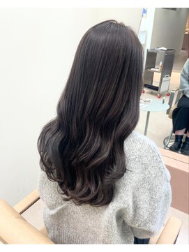 ノルン バイ シェリッシュ(Norn by sheriche) ダークグレー×ハイライト