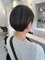 リルア(rilua) ハイライトで活きるミニマムショート