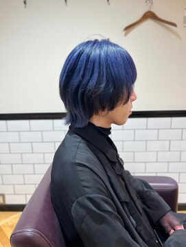 ビーハイブアヴェダ PARCO2店(BEHIVE AVEDA) 青×メンズボブウルフ【三橋由奈】