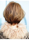 大人女性が輝く『ダブルグラデーション』ショートスタイル