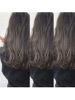 ヘアデザイン ソラ(Sola) スモーキートパーズハイライトグラデーション ウェーブロング