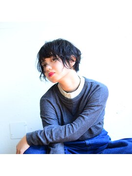 シータ(CITA) ブルーブラック×ショートボブ