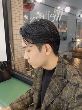 ウェルネス(Wellness) メンズナチュラルセンターパートかきあげスタイル