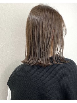 アットラップレーヴ(attrape-reve) 20代30代/大人可愛い/シアーベージュ/小顔外ハネミディ