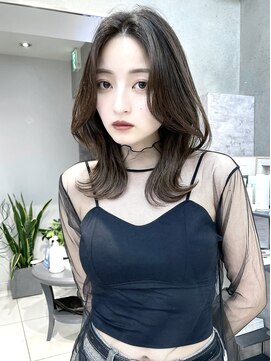 ヴェイン 渋谷(vain) ミディアムレイヤーカット/くびれヘア/20代30代/インナーカラー