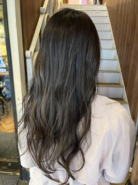 アヴァンス 天王寺店(AVANCE.) カーキベージュ×透明感