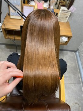 ビー(bee) 美髪ストレート