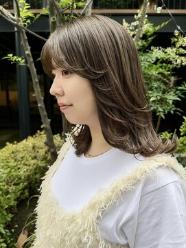 レイドバック(LAID BACK) 韓国風　顔周りレイヤーカット