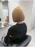 13472金髪マロンベージュブロンドニュアンスカラーベージュボブ