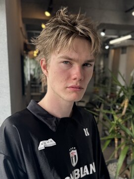 サニーサイドサロン(SUNNY SIDE SALON) メンズショート/スパイキー/刈り上げなし/ハイトーン