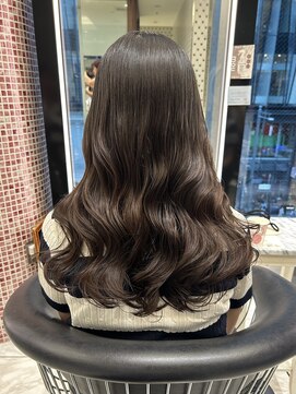 アピッシュ ギンザ(apish ginza) 近下菜央/コテ巻き風パーマ/伸ばしかけパーマ/ミディアムパーマ